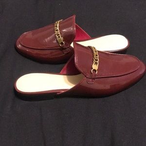 Marc Fisher Shoes - Marc Fisher mules with chain detail size 7.5 Marc Fisher Shoes - Marc Fisher mules with chain detail size 7.5